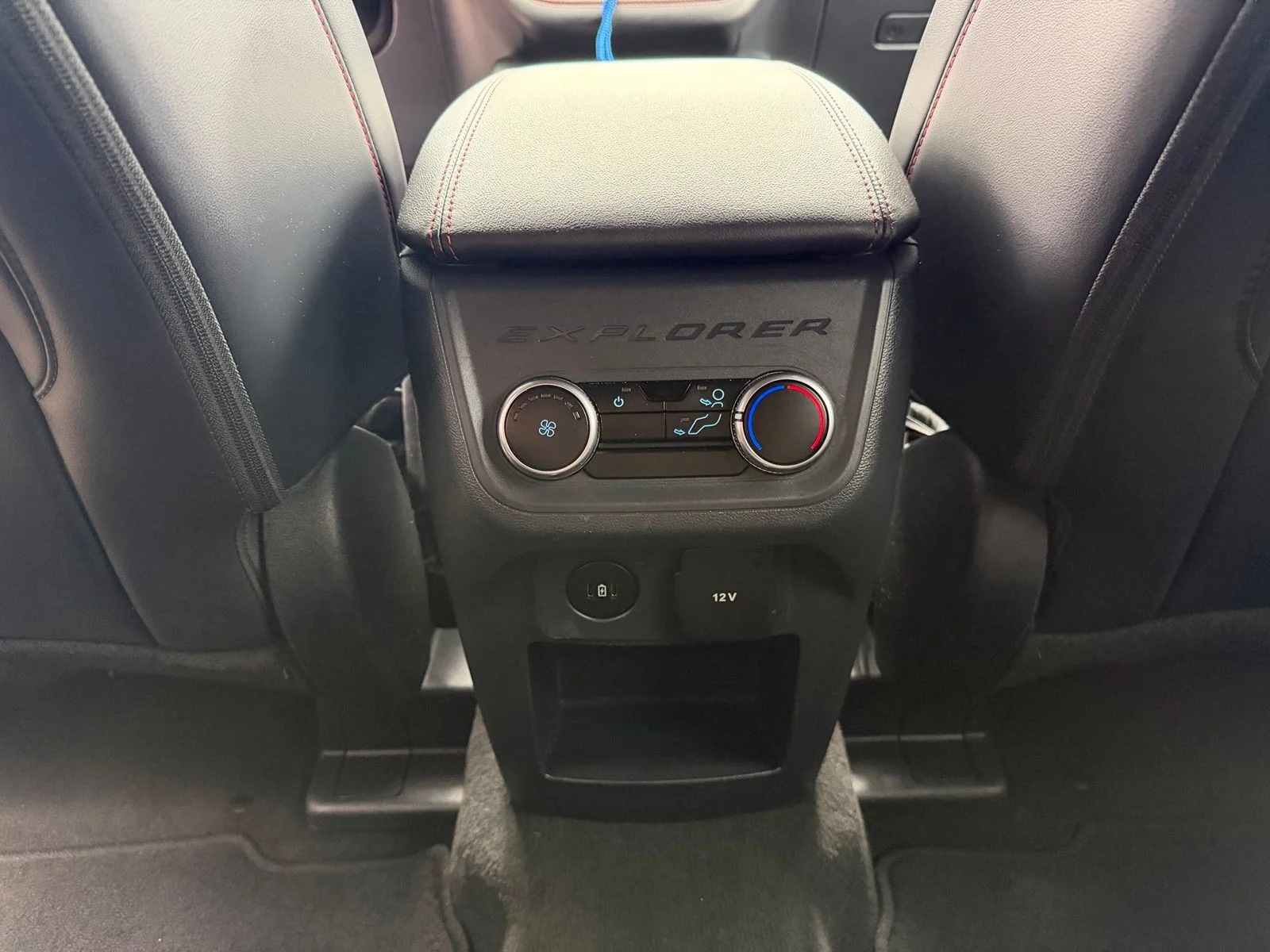 Used 2025 Gray Ford ST-Line image 27