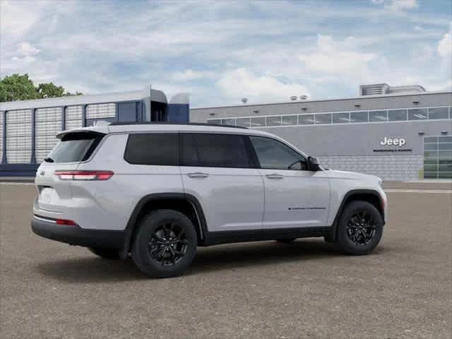 New 2026 Bright White Clear-Coat Exterior Paint Jeep Laredo Altitude image 3