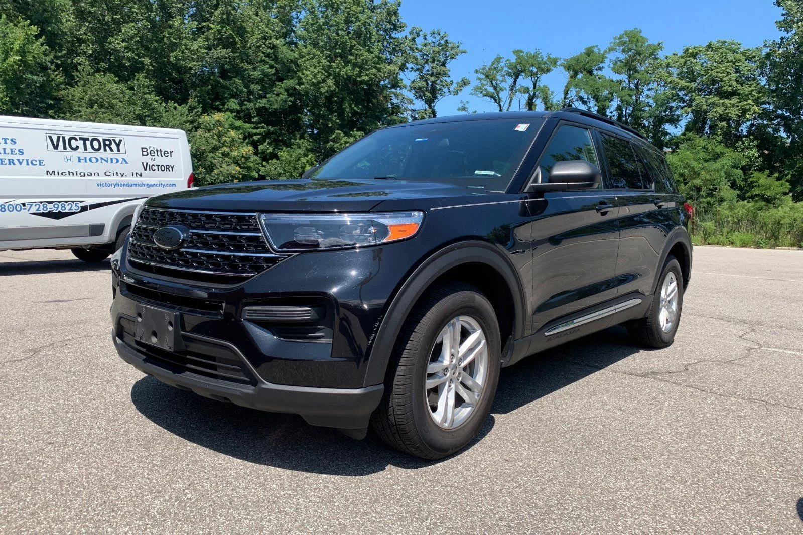 Used 2020 Black Ford XLT image 1