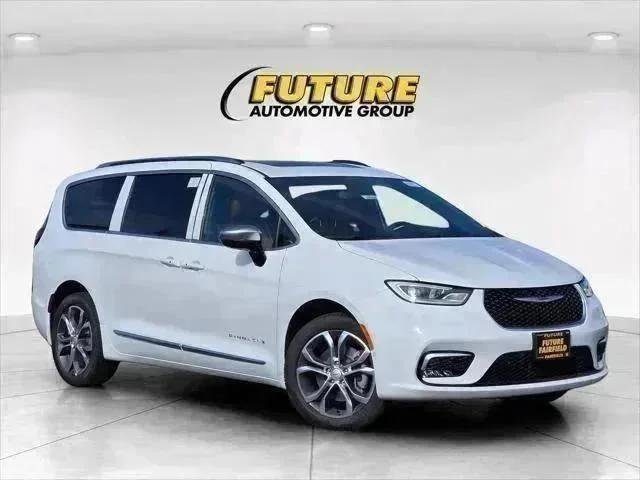 2026 Chrysler Pacifica Pinnacle AWD's photo