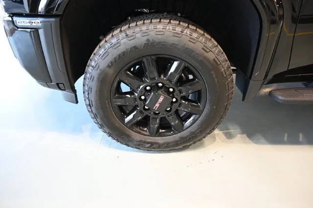 2026 GMC Sierra 2500HD AT4 - Photo 37