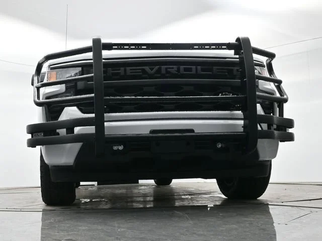 Used 2025 Summit White Chevrolet Custom image 23