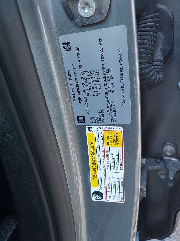 Used 2023 Gray Chevrolet Z71 image 25
