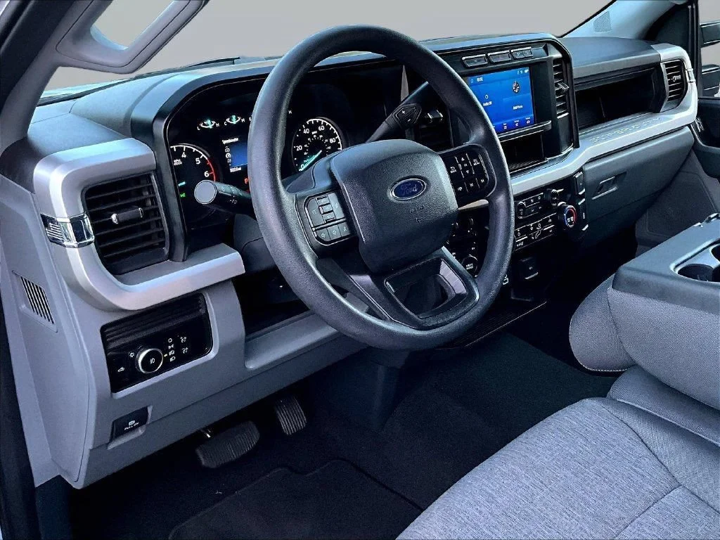 Used 2024 Oxford White Ford XL image 20