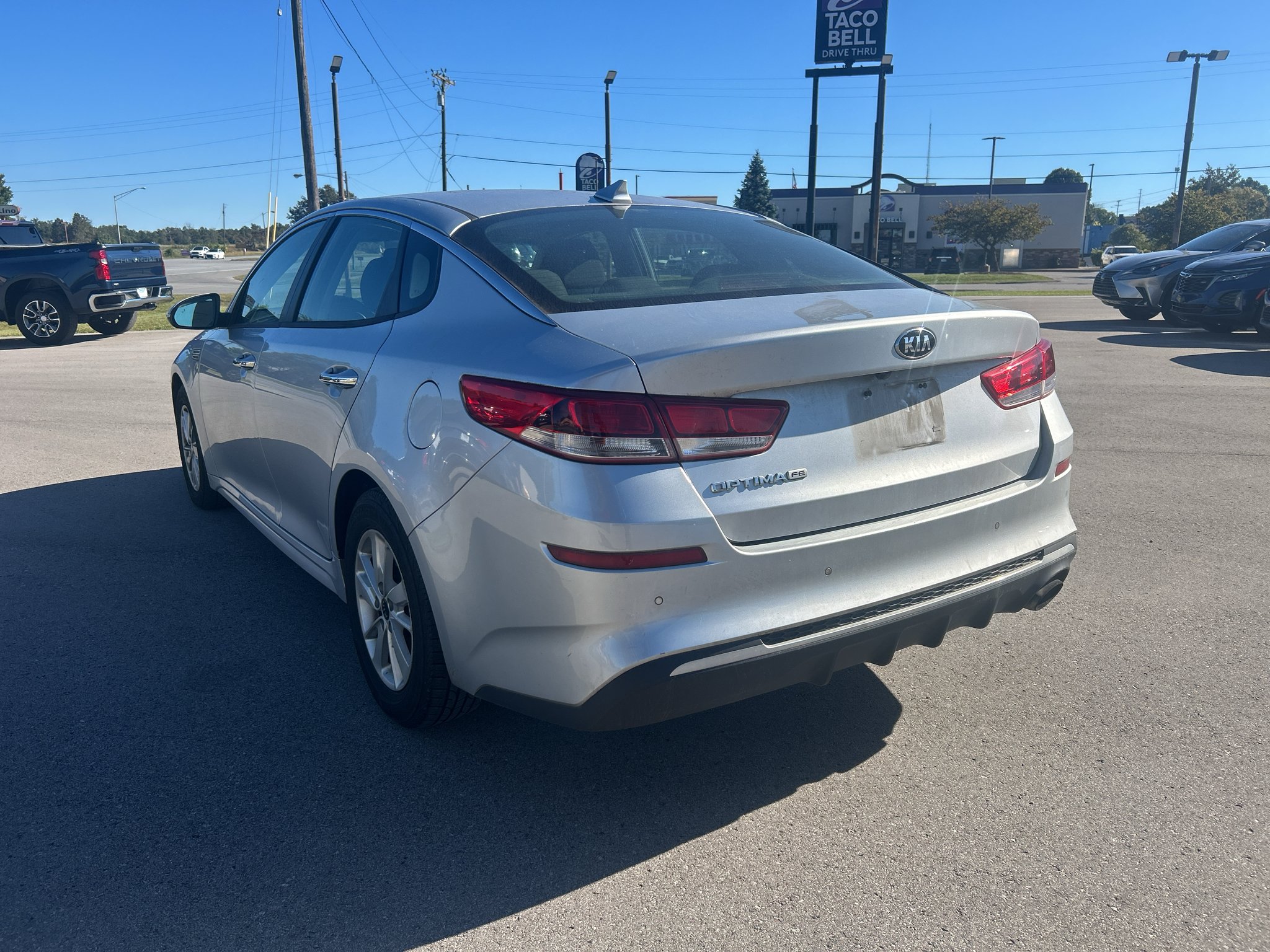 Used 2019 Sparkling Silver Kia LX image 4