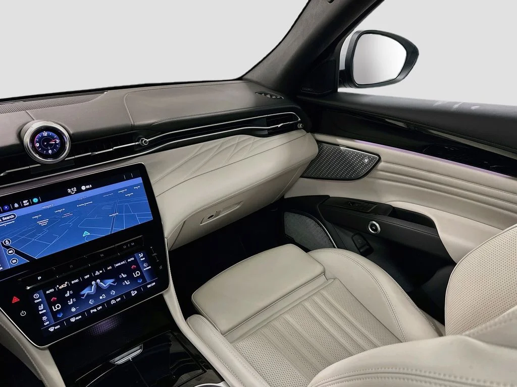 Used 2023  Maserati Modena image 24