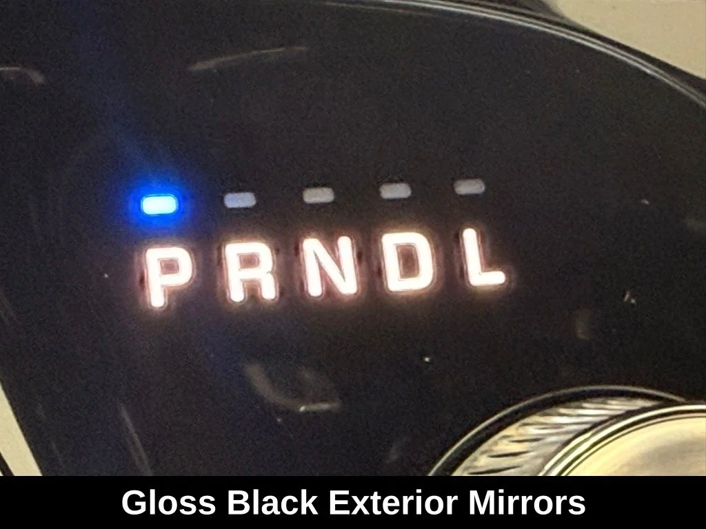 New 2027 Bright White Clear-Coat Exterior Paint Chrysler Limited image 19