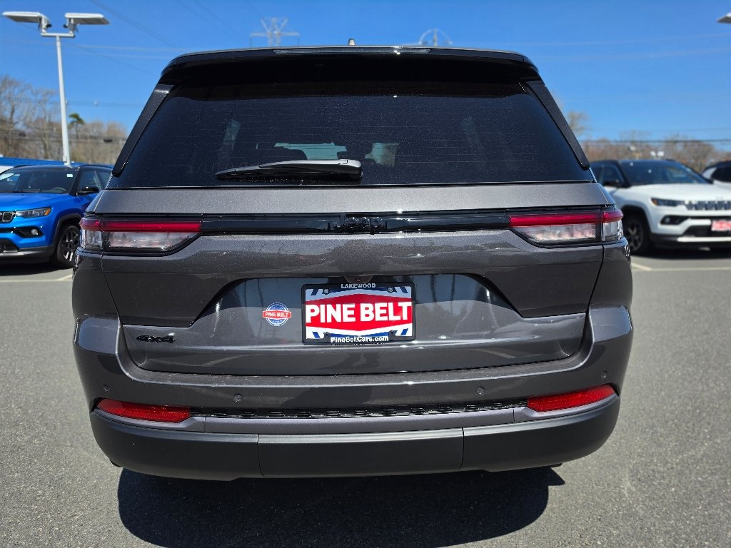 New 2026 Baltic Gray Metallic Clear-Coat Exterior Paint Jeep Altitude image 12