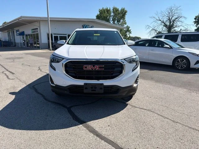 Used 2018 White GMC SLE image 3