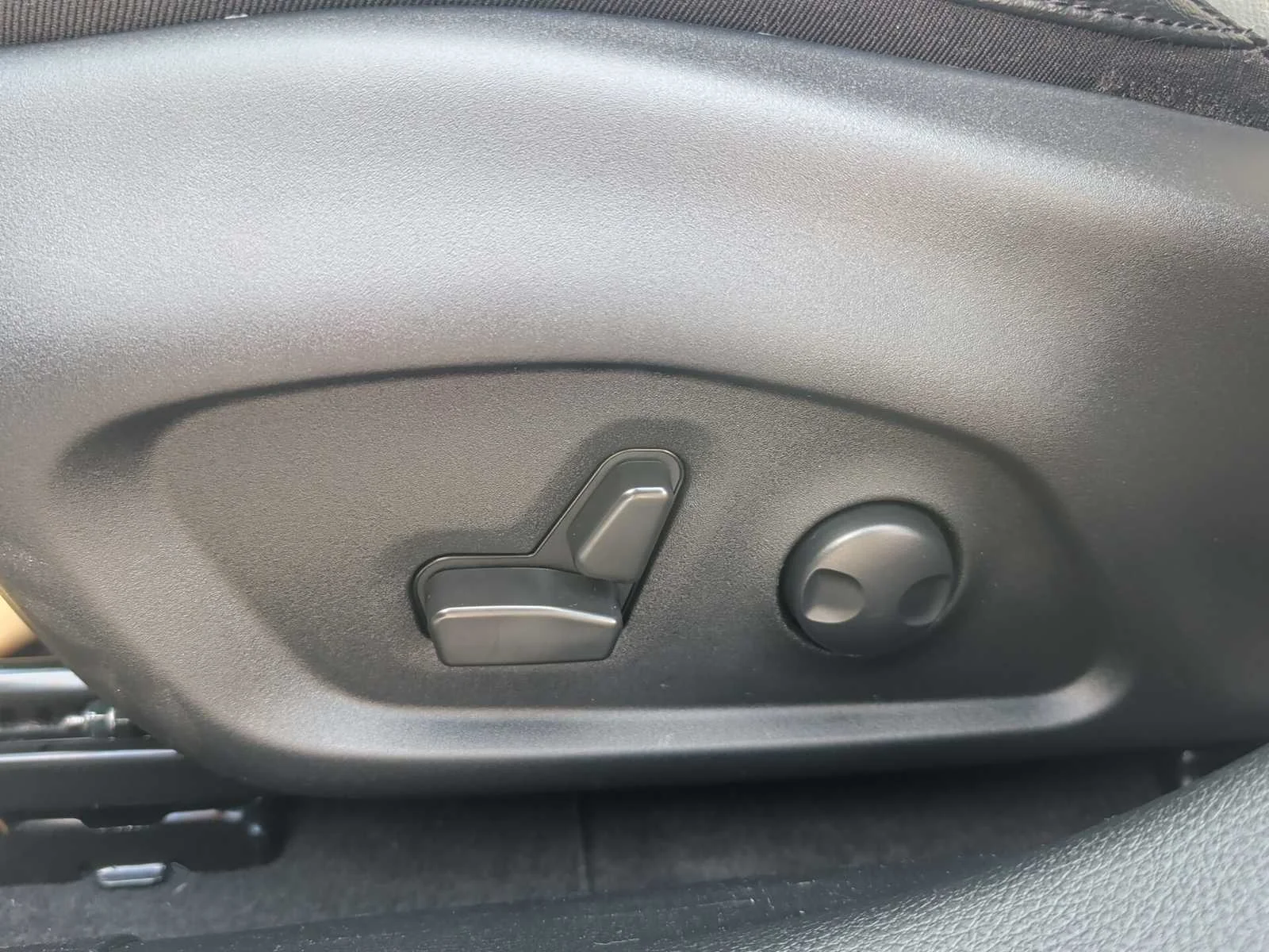 Used 2022 Bright White Clearcoat Jeep Limited image 20