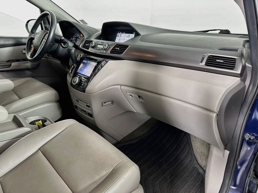 Used 2014 Obsidian Blue Pearl Honda Touring image 33
