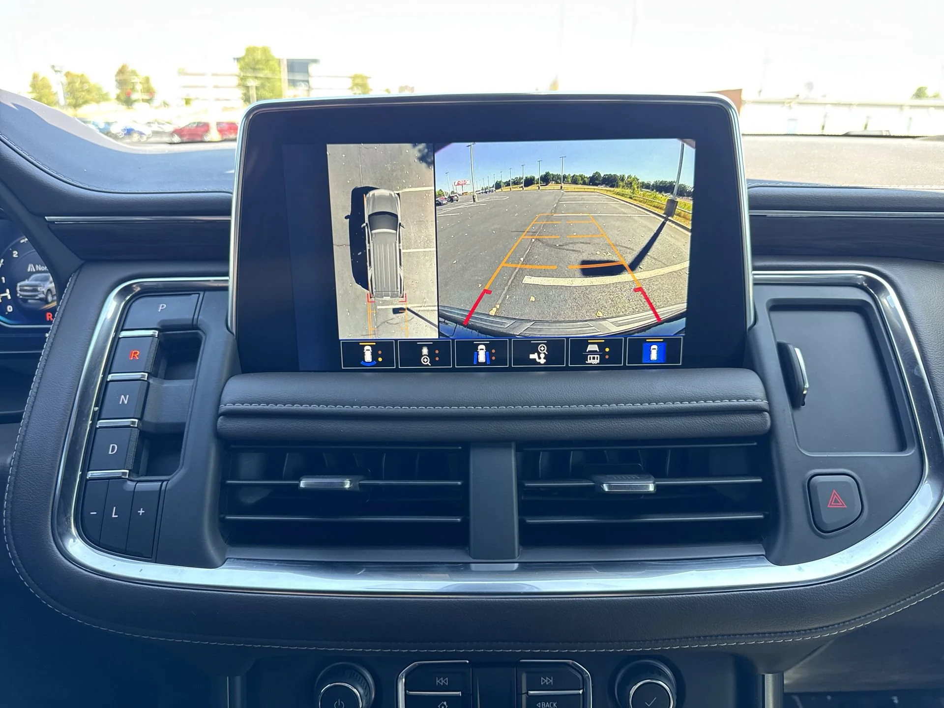 2022 Chevrolet Tahoe LT - Photo 17