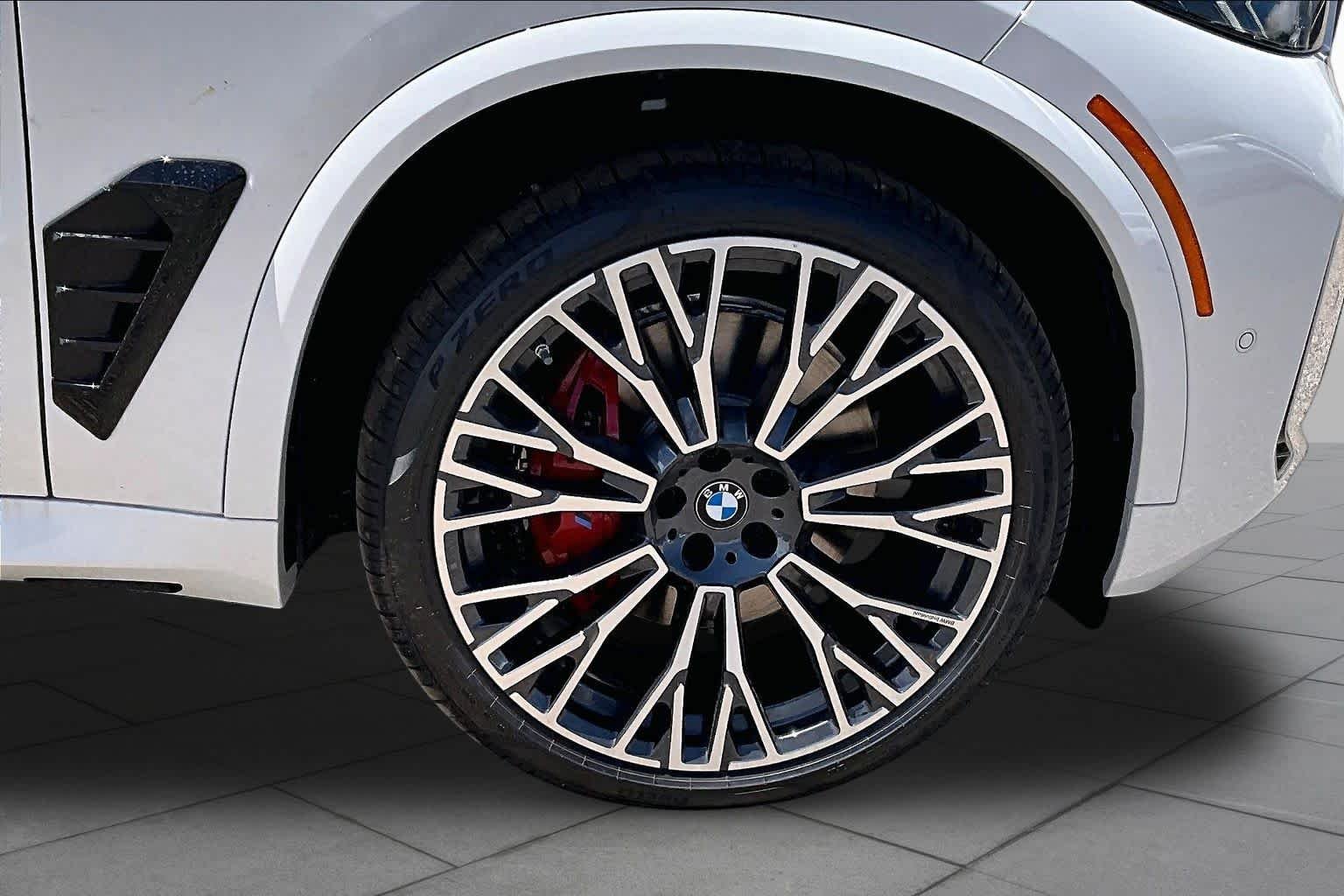 New 2026 Mineral White Metallic BMW xDrive40i image 11
