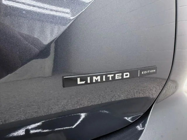 New 2026 Gray Mitsubishi LE image 11