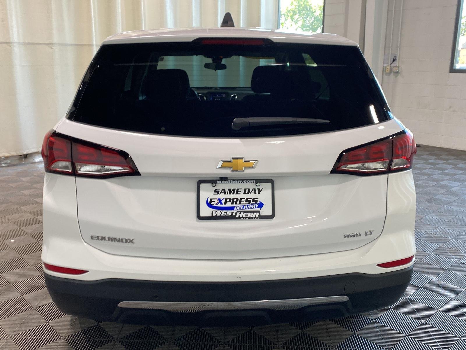 Used 2023 Summit White Chevrolet LT image 4