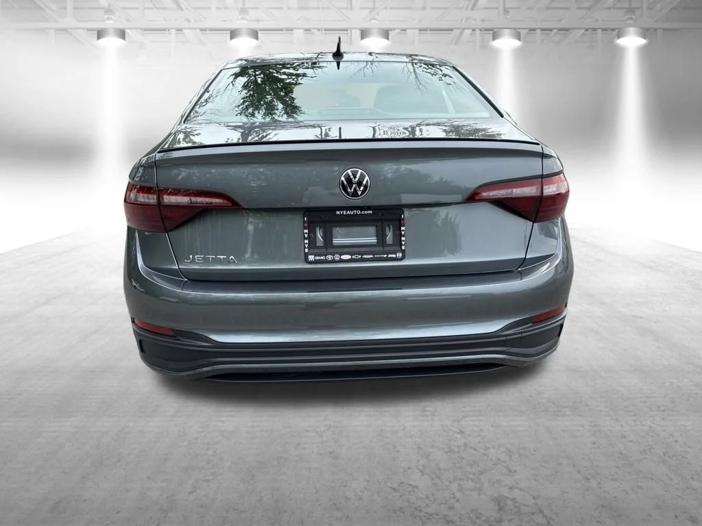 Used 2023 Gray Volkswagen 1.5T Sport image 5