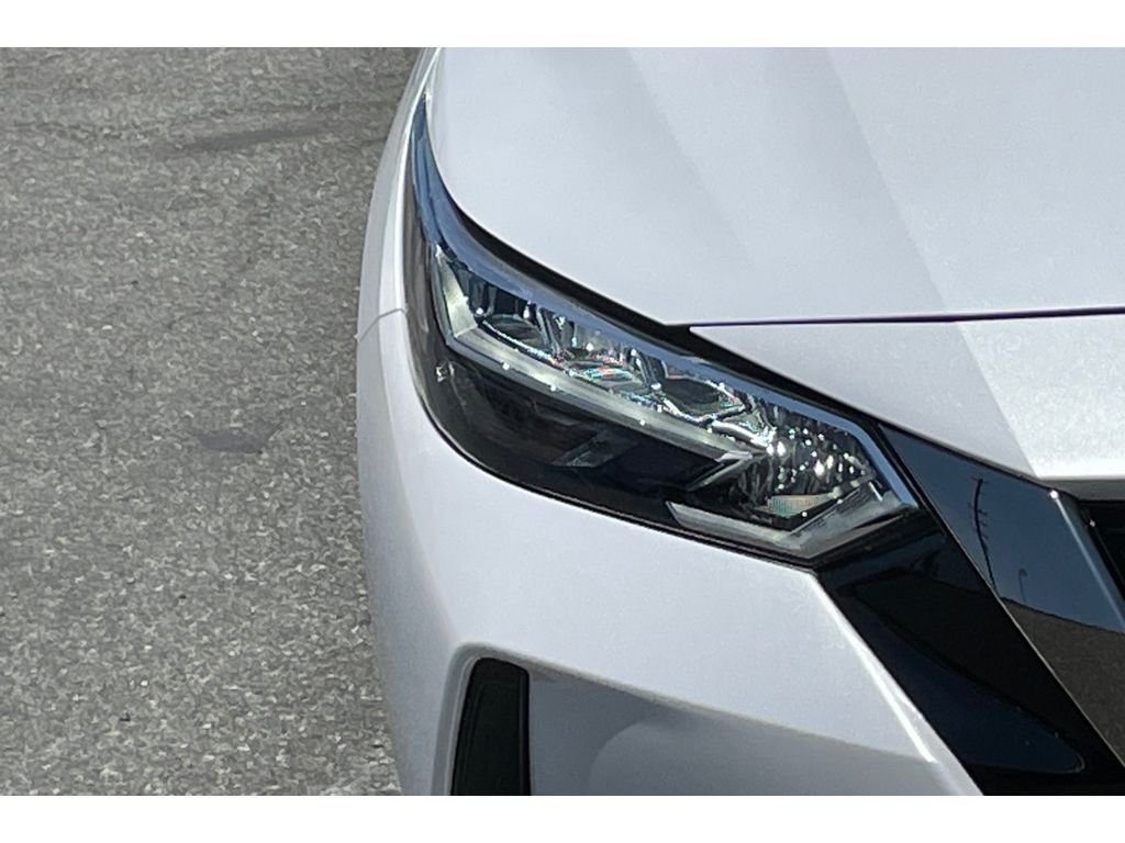 Used 2022 Aspen White TriCoat Pearl Nissan SR image 38