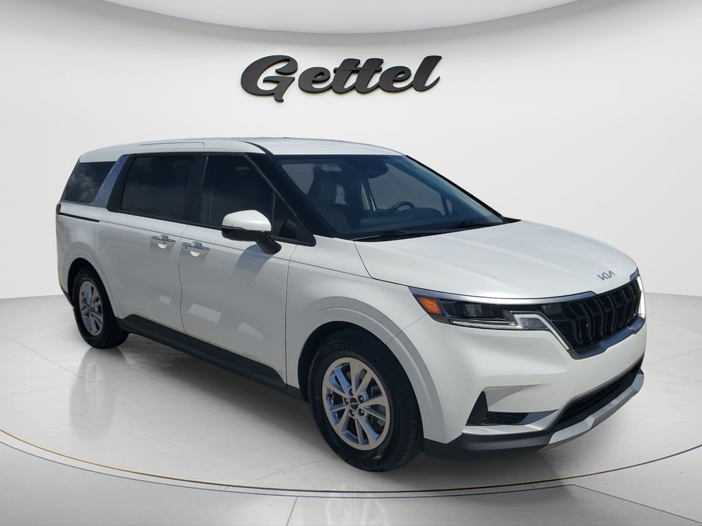 Used 2024 White Kia LX image 3