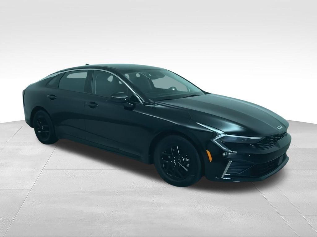 Used 2026 Black Kia LXS image 3