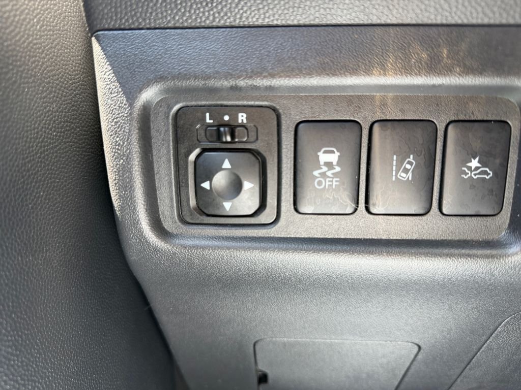 Used 2024 Black Mitsubishi SE image 30