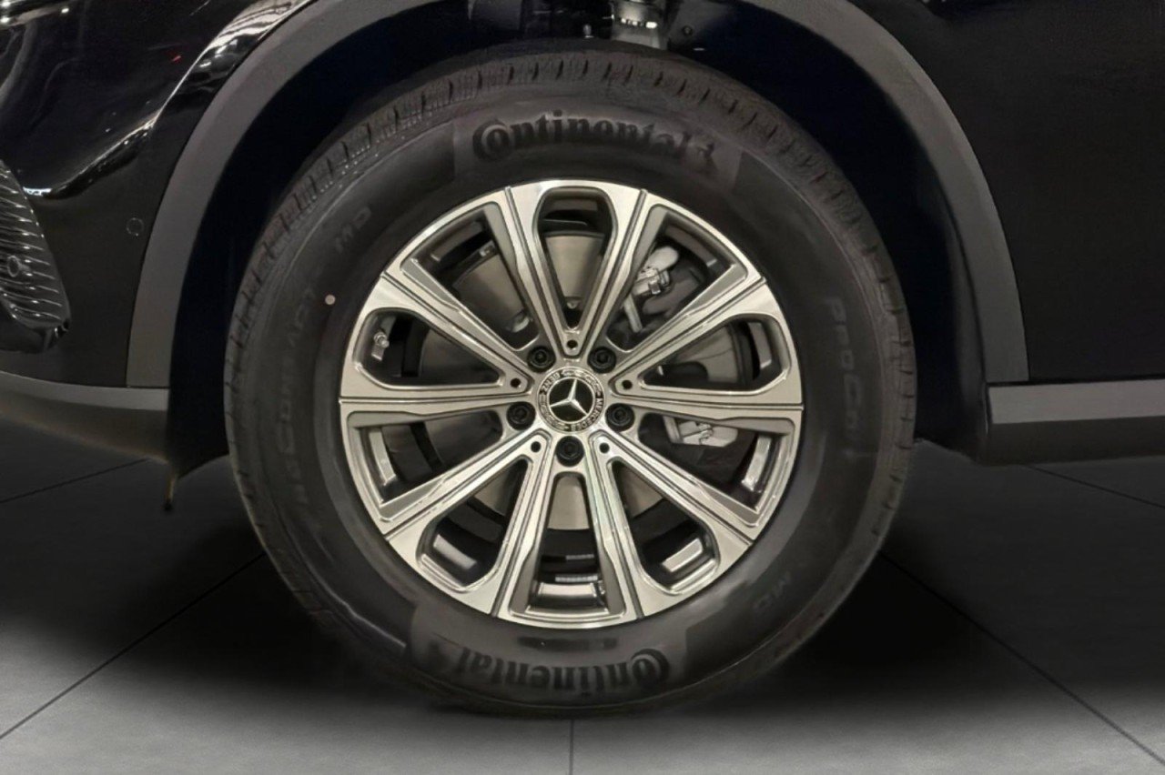 New 2026 Black Mercedes-Benz GLC 300 SUV image 25