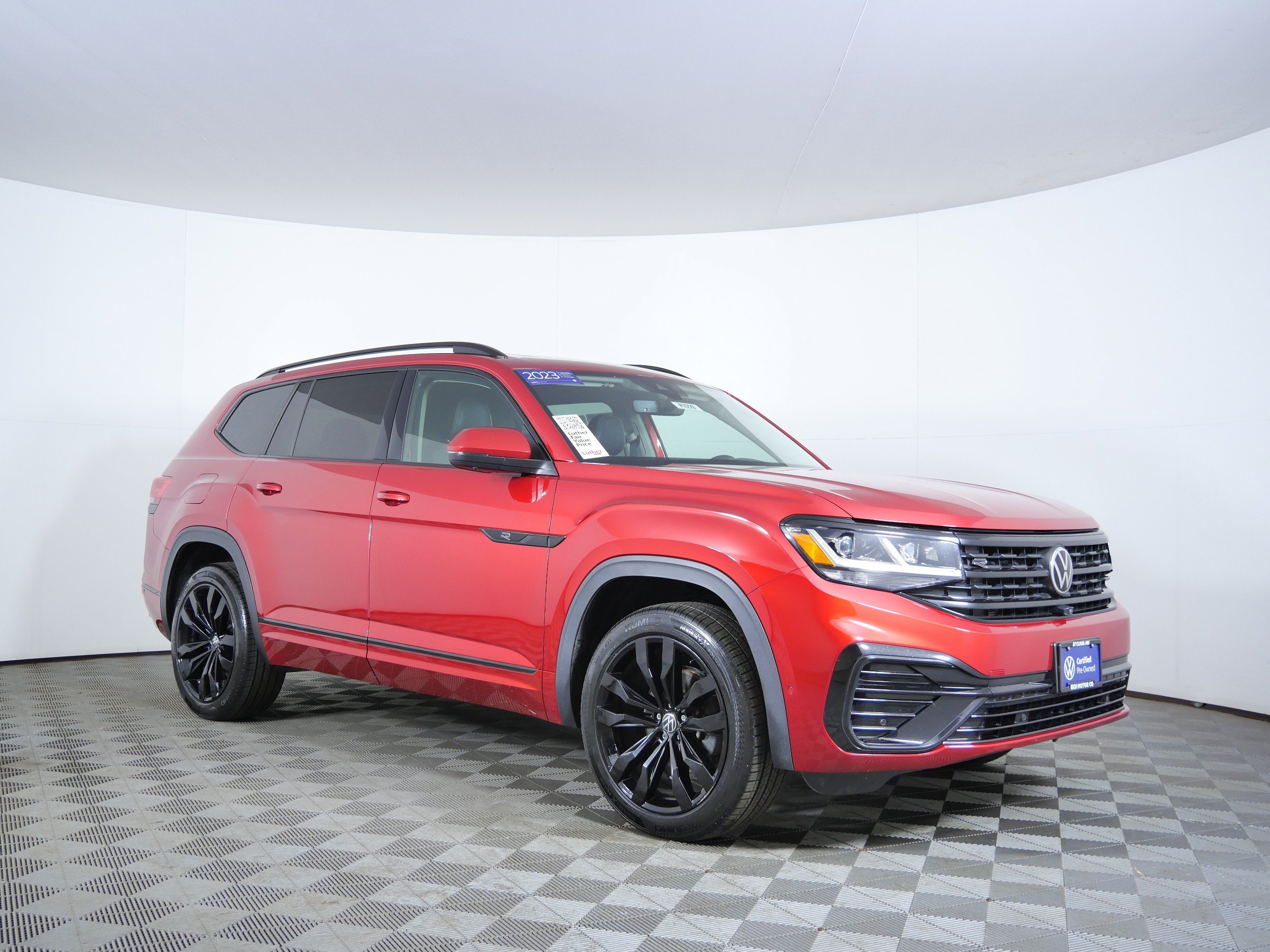 Used 2023 AUROA RED Volkswagen 3.6L V6 SEL Premium R-Line image 1