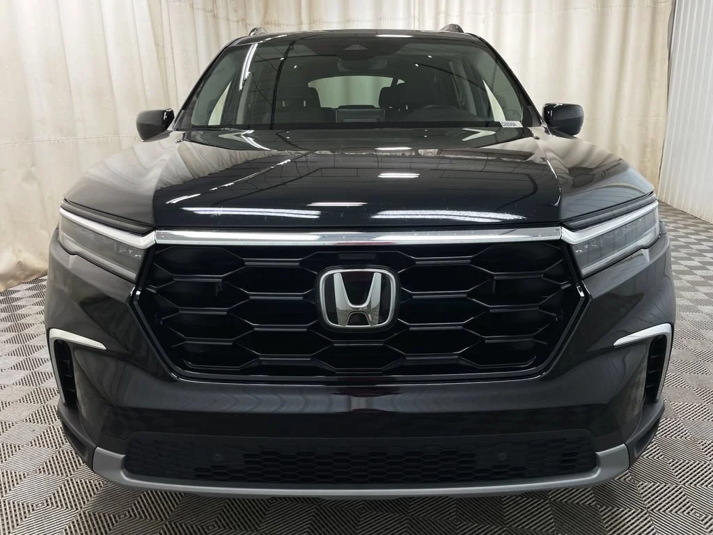 Used 2024 Black Honda Touring image 19