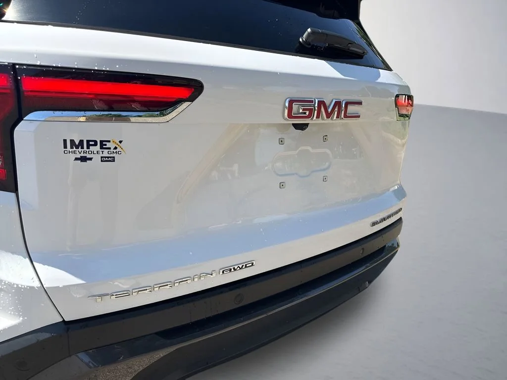 Used 2026 Summit White GMC Elevation image 34