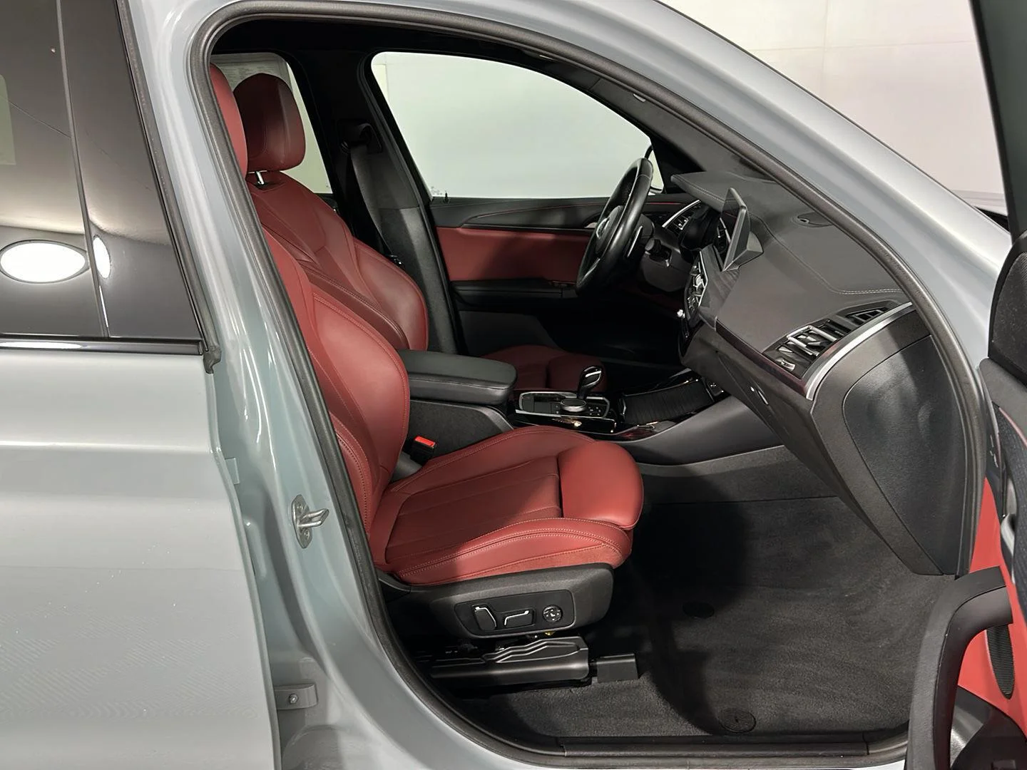 Used 2024 Brooklyn Grey Metallic BMW xDrive30i image 30