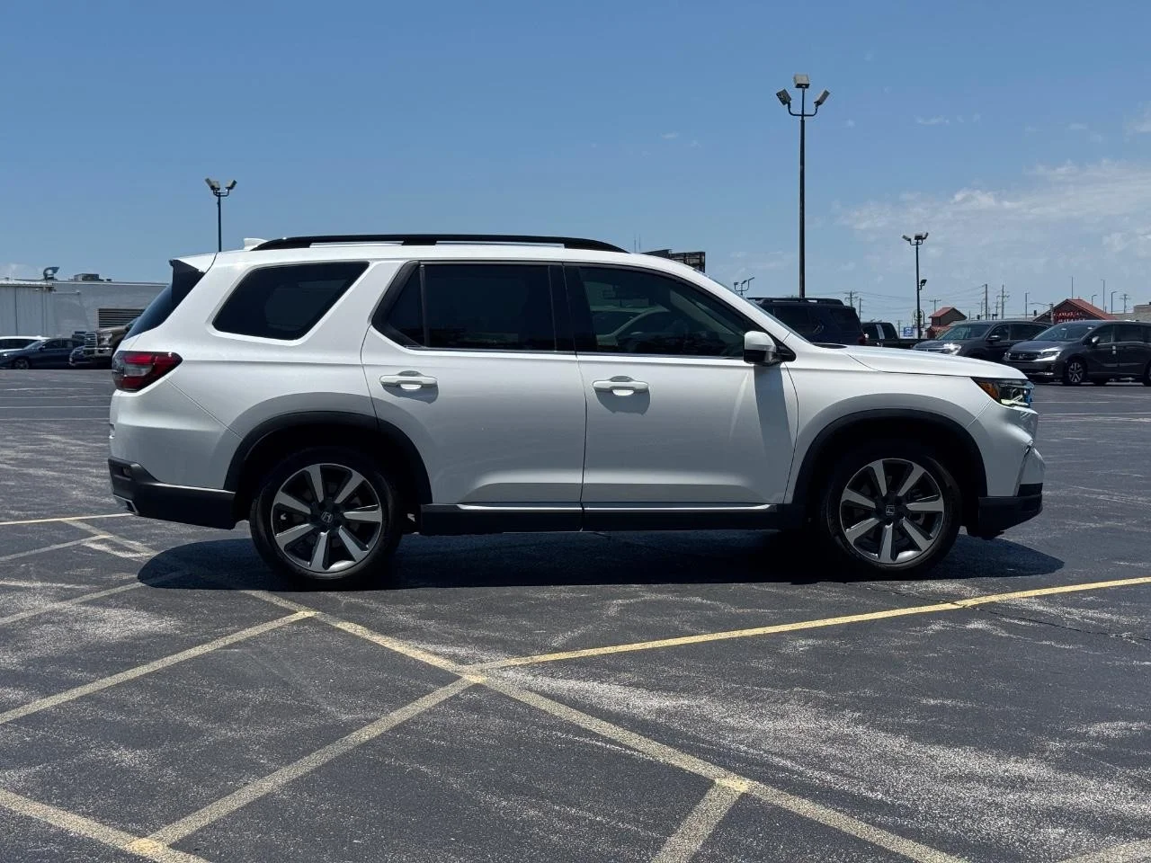 2025 Honda Pilot Touring - Photo 15