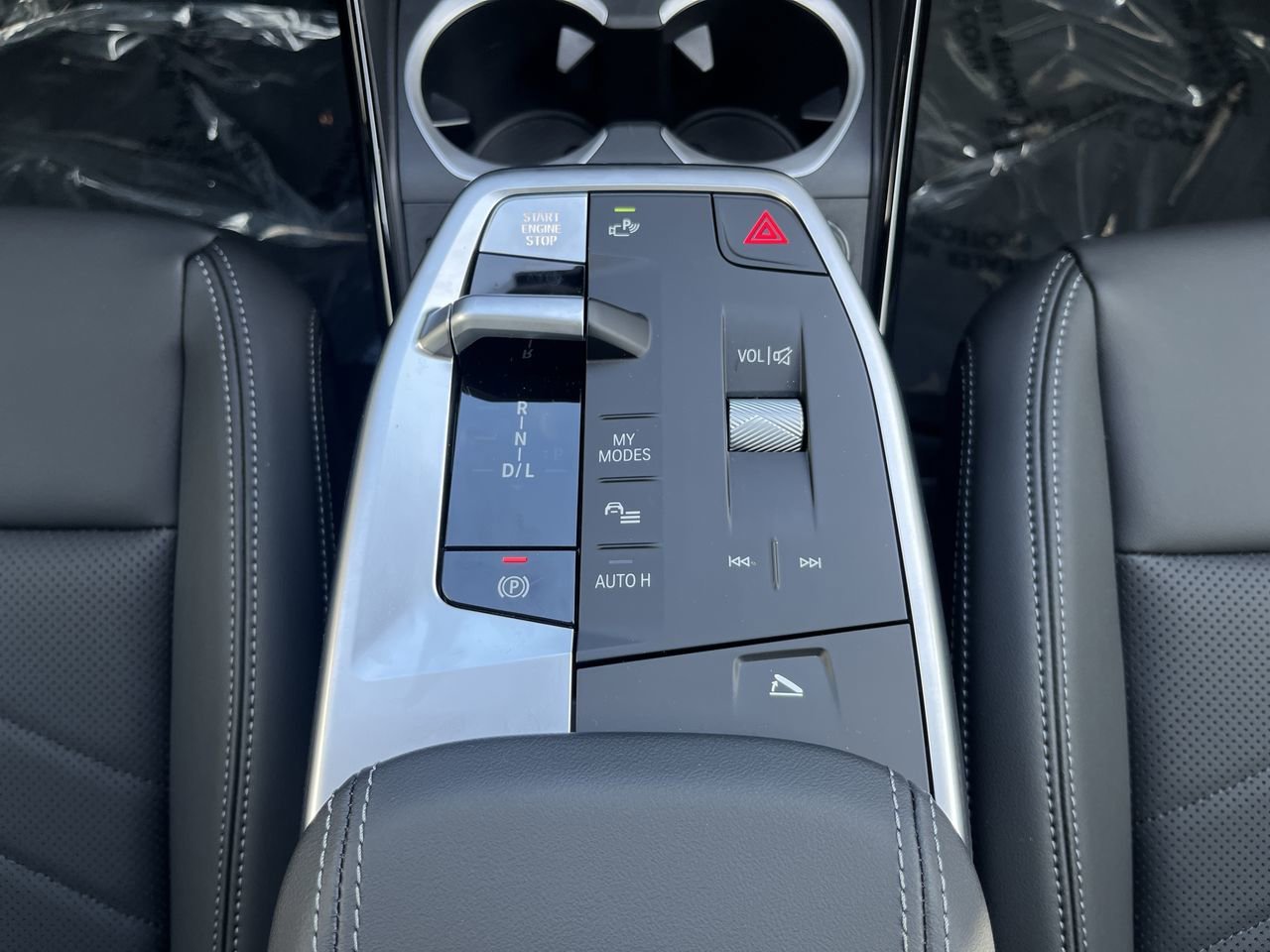 2025 BMW X1 28i - Photo 28