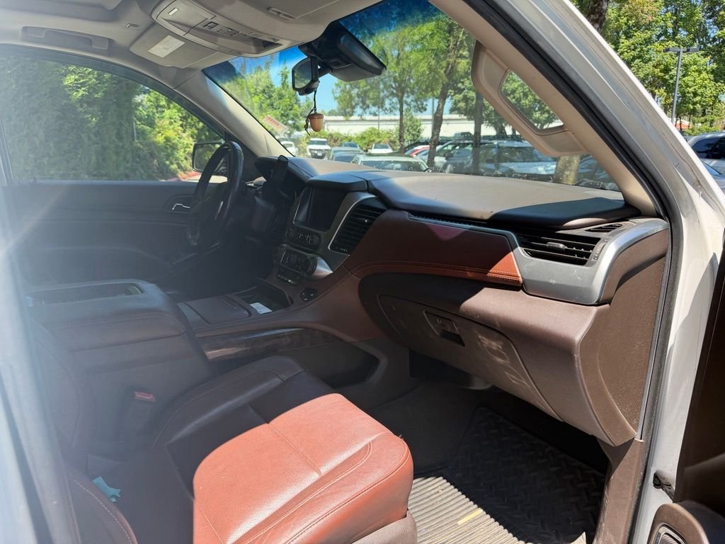 Used 2016 Iridescent Pearl Tricoat Chevrolet LTZ image 15