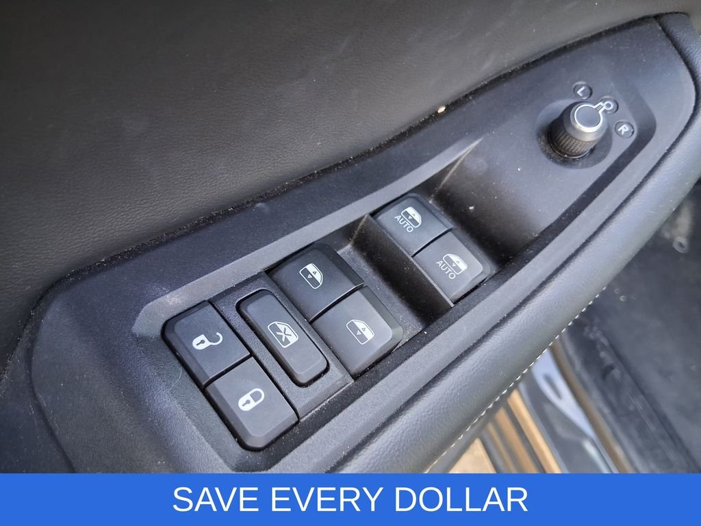 Used 2024 Gray Jeep Altitude X image 8