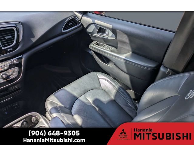 Used 2020 Red Chrysler Touring L image 18
