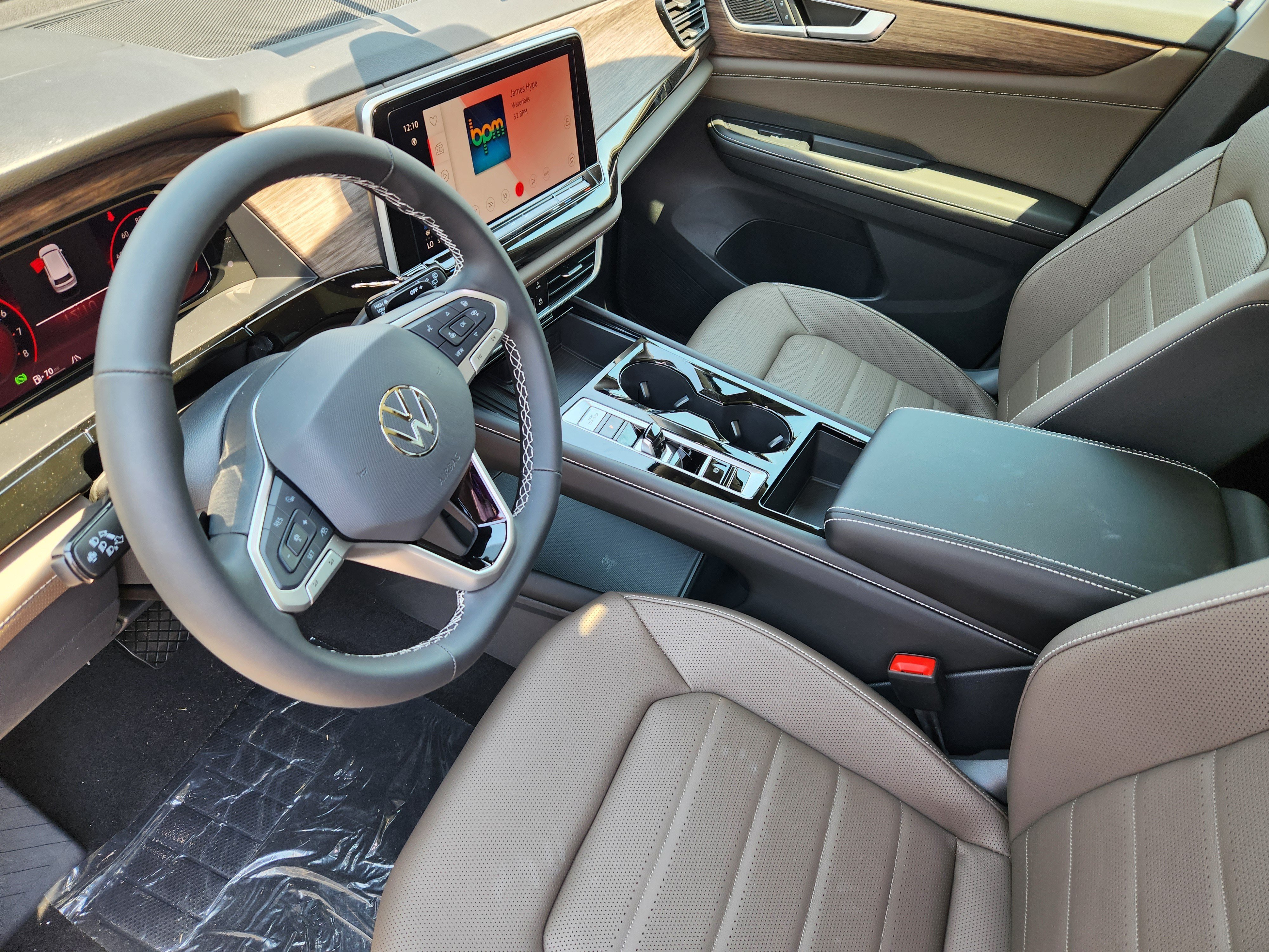 New 2026 White Volkswagen 2.0T SEL image 10