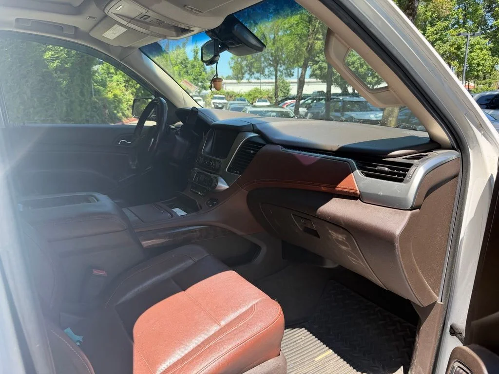 Used 2016 Iridescent Pearl Tricoat Chevrolet LTZ image 15