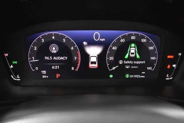 Used 2023  Honda EX image 25