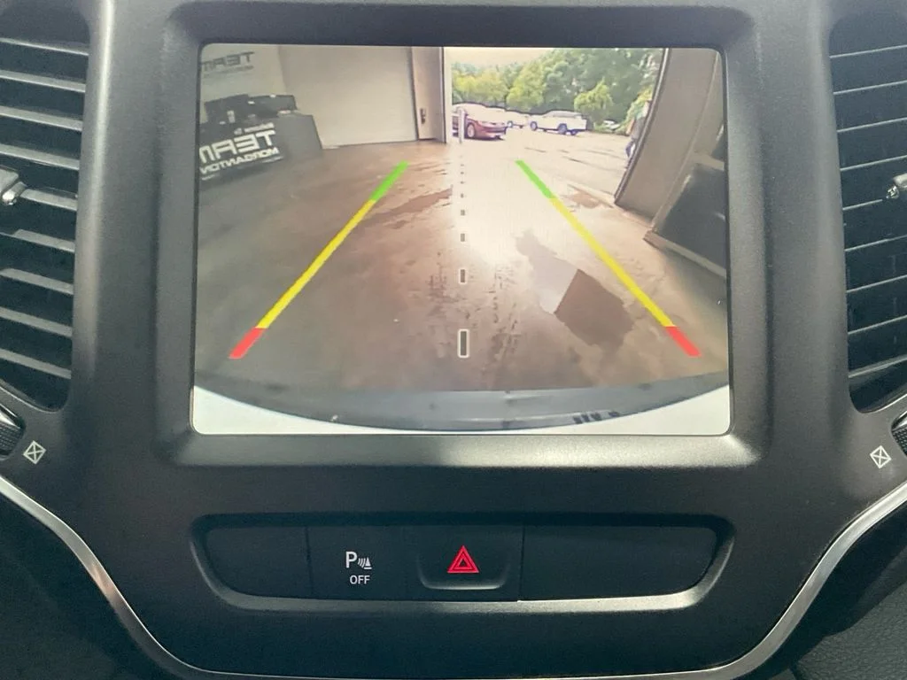 Used 2019 White Jeep Trailhawk image 21