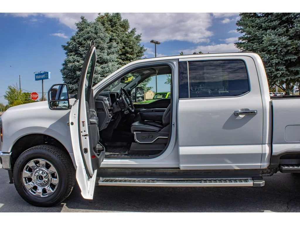 Used 2023 Oxford White Ford LARIAT image 28