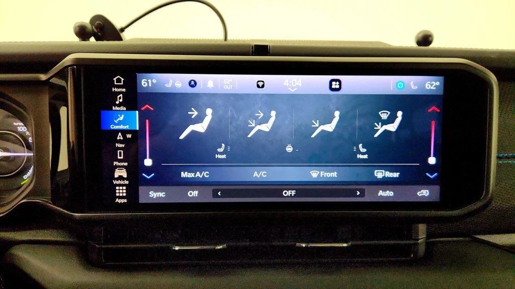 Used 2024 Earl Clearcoat Jeep Rubicon X 4xe w/ Nappa Leather, Rock-Trac & Off-Road Camera image 20