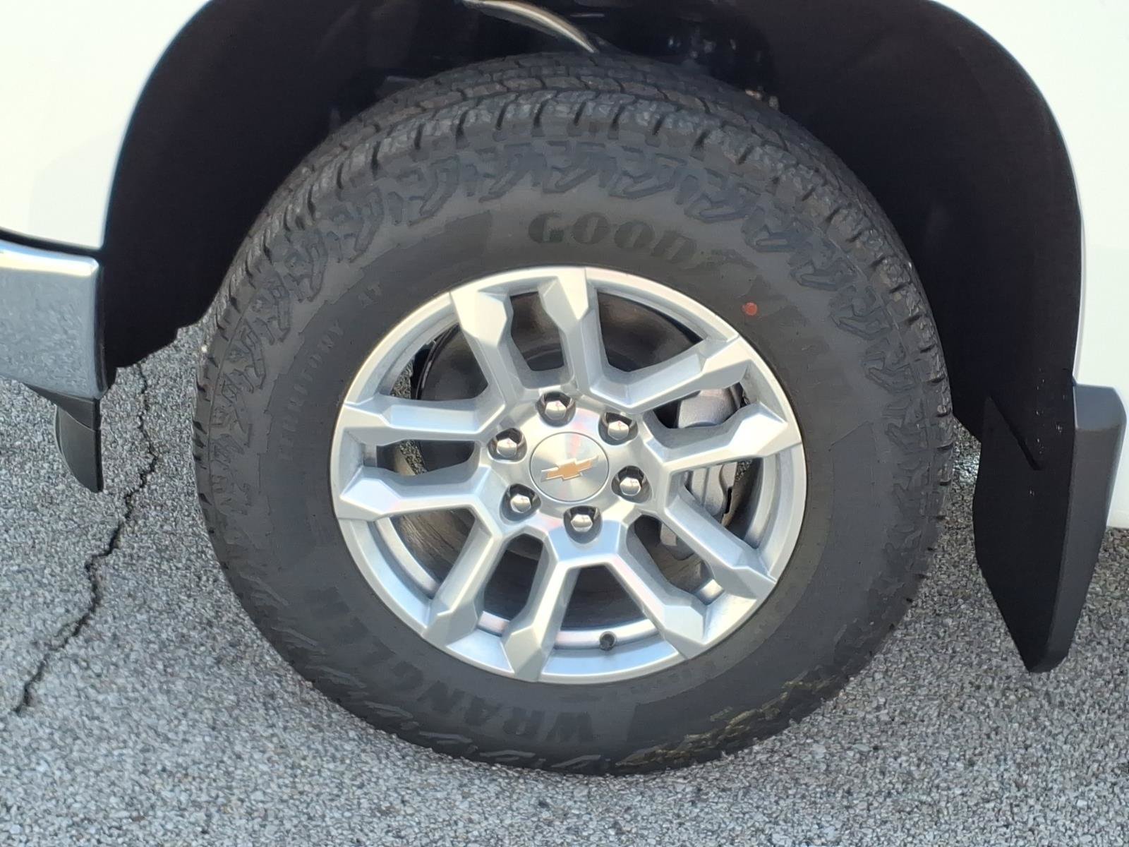 New 2026 Summit White Chevrolet LT image 18
