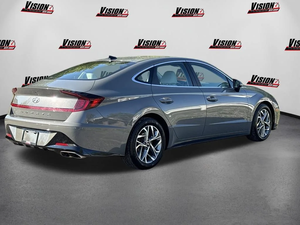 Used 2023 Gray Hyundai SEL image 5