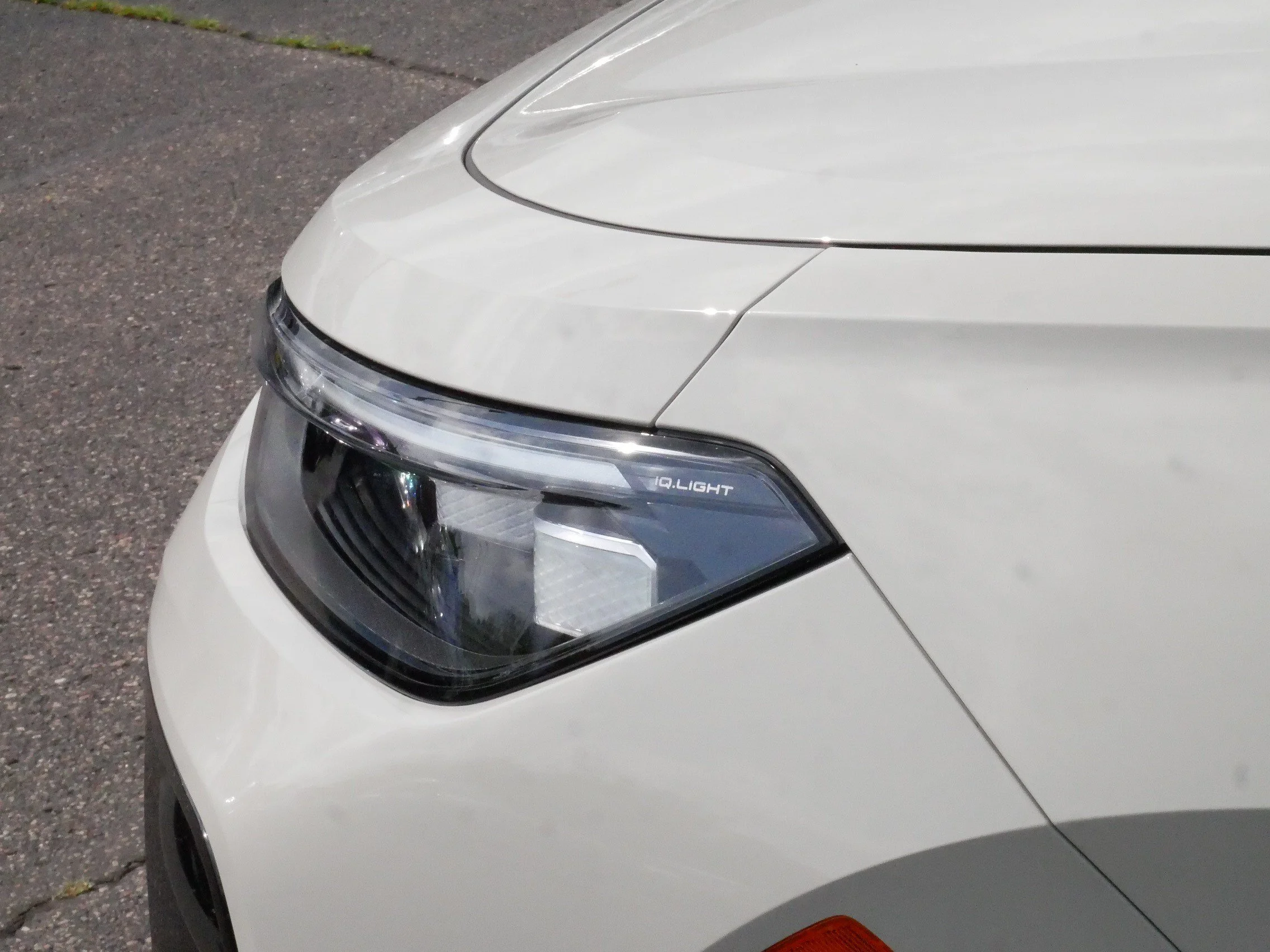 Certified Used 2025 Sandstone Volkswagen SEL R-Line image 16