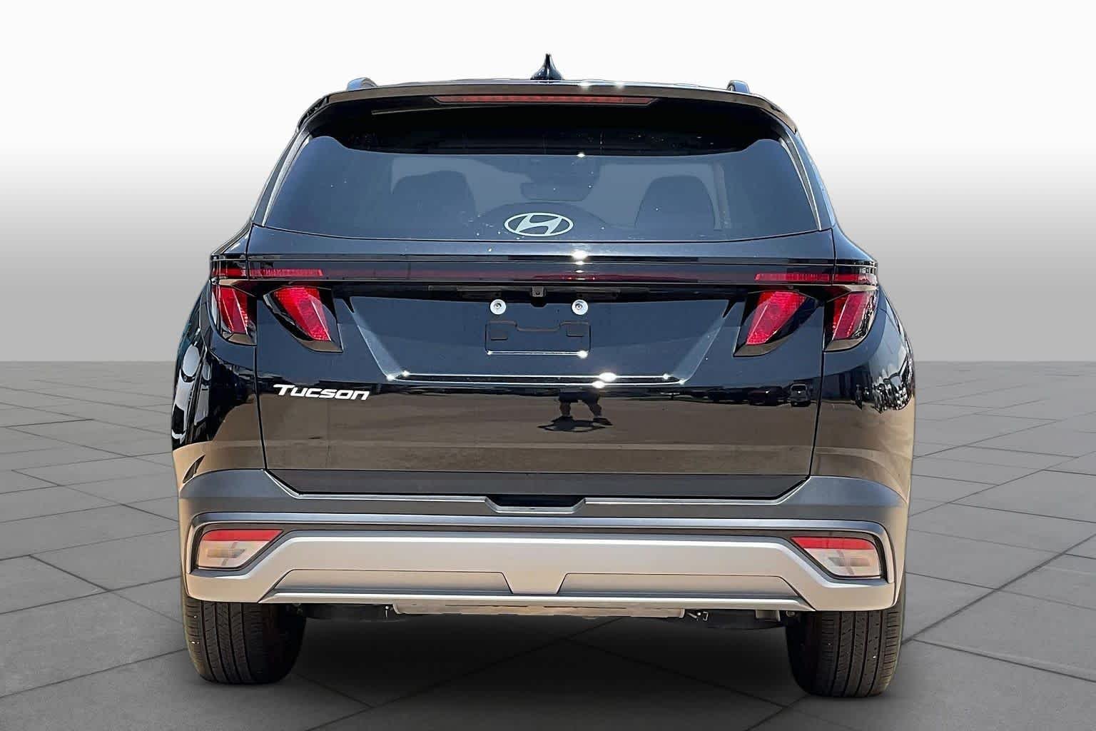 Used 2025 Phantom Black Hyundai SEL image 6