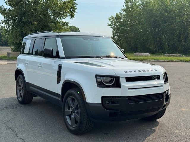 New 2026 Fuji White Land Rover S image 7