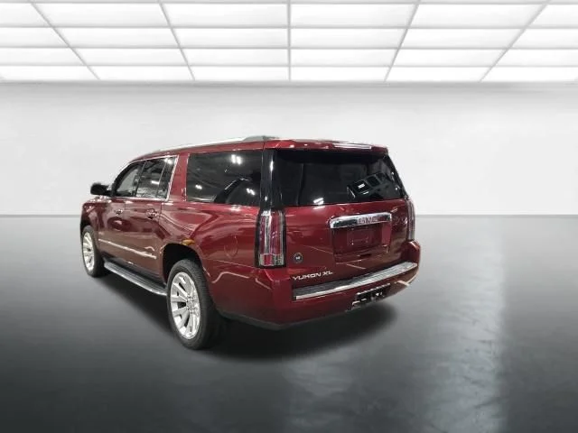 Used 2016 Red GMC Denali image 7