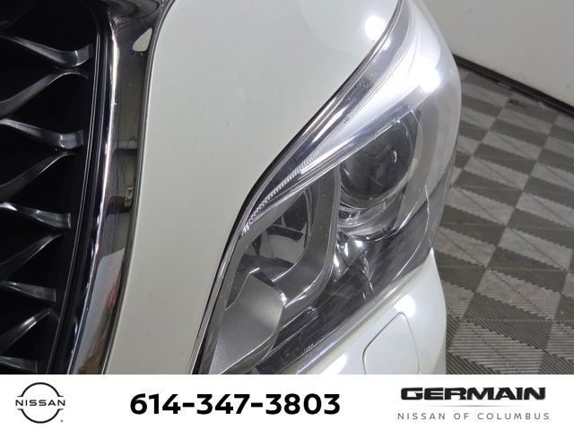 Used 2017 White INFINITI Base image 15