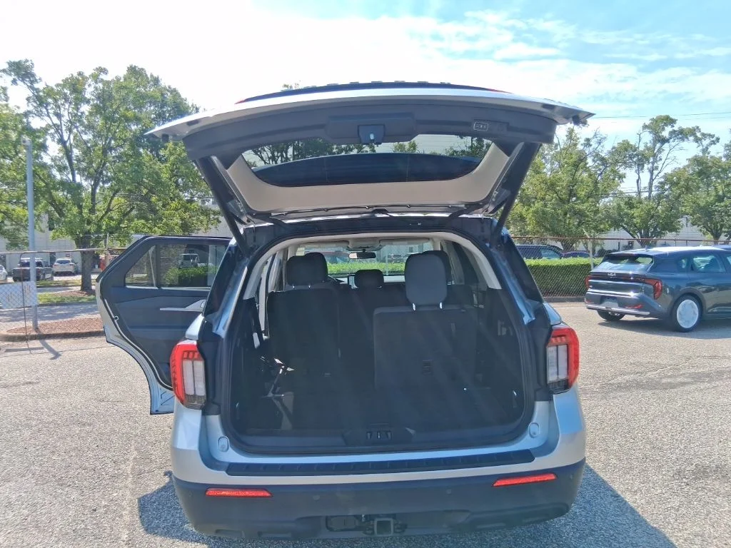 Used 2025 Silver Ford Active image 22