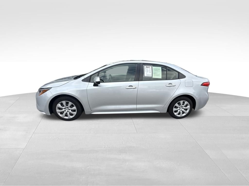 Used 2022 Silver Toyota LE image 2