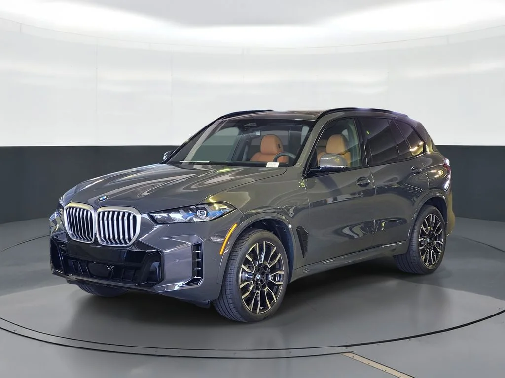 Used 2026 Gray BMW sDrive40i image 1